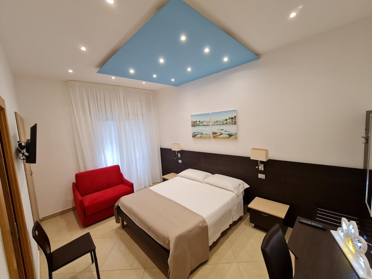 Hotel Il Vascello à Porto Cesareo Extérieur photo