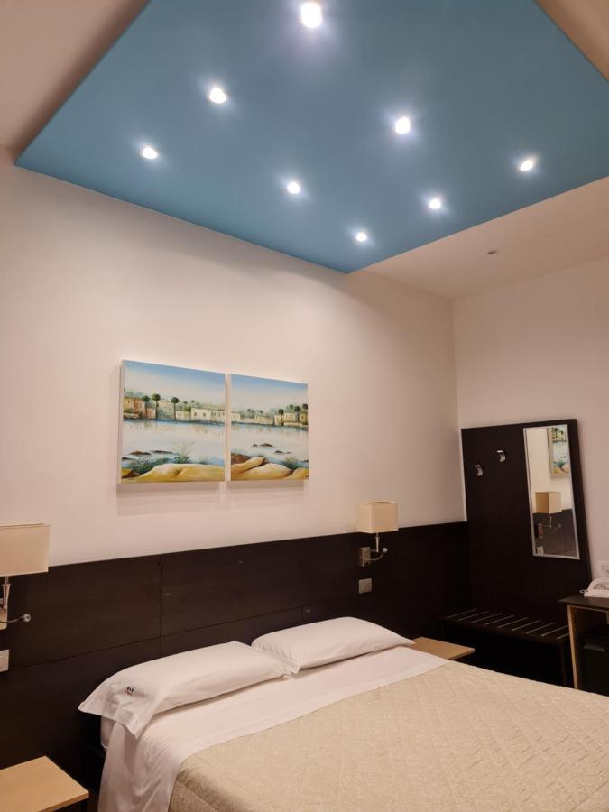 Hotel Il Vascello à Porto Cesareo Extérieur photo