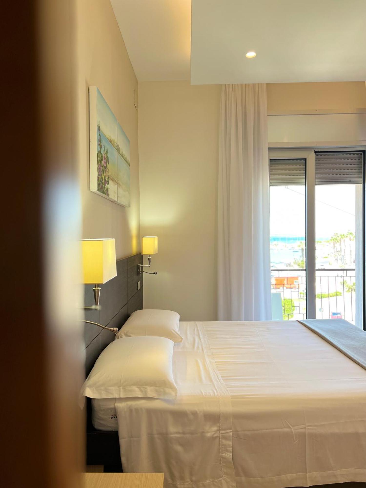 Hotel Il Vascello à Porto Cesareo Extérieur photo