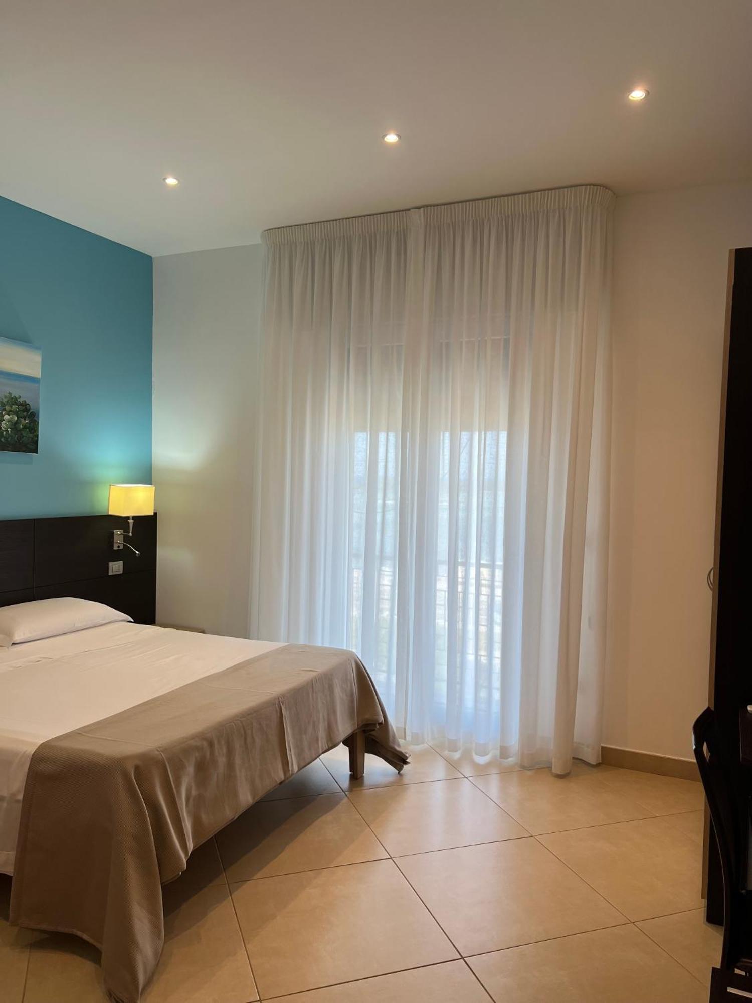 Hotel Il Vascello à Porto Cesareo Extérieur photo